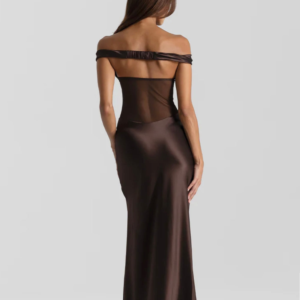 
                      
                        Natalie Rolt - Gwyneth Gown
                      
                    