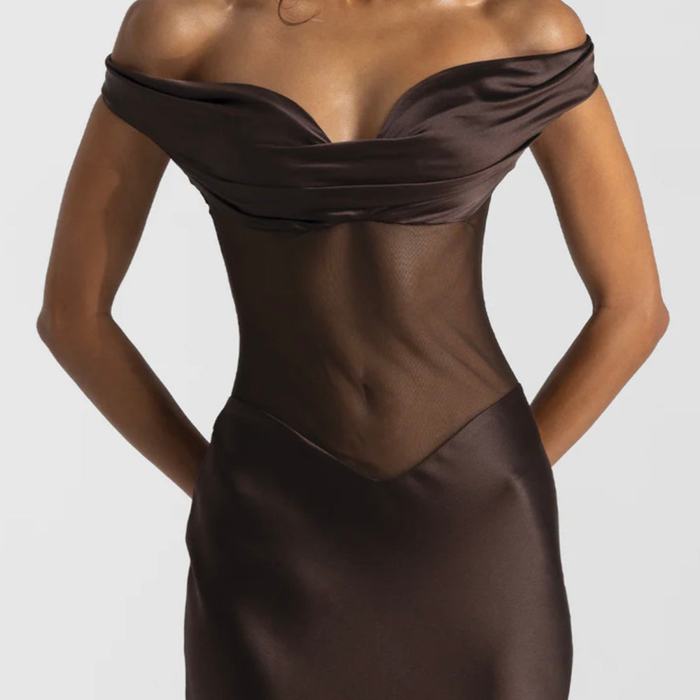 
                      
                        Natalie Rolt - Gwyneth Gown
                      
                    