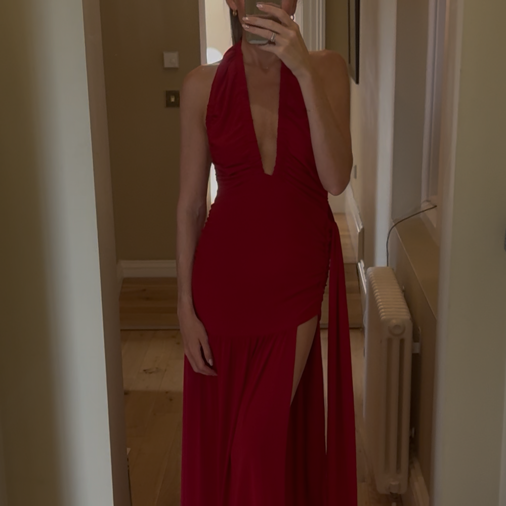 
                      
                        The 9.5 Dress
                      
                    
